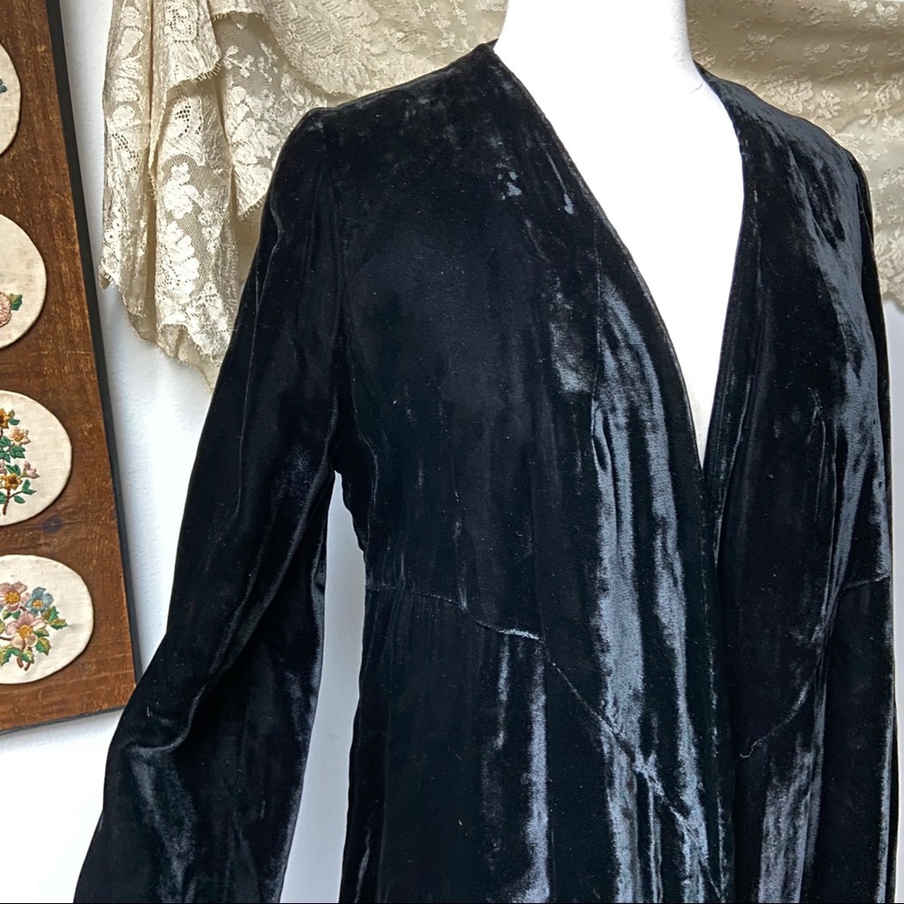 1930’s Velvet Opera Coat - Picture 6 of 13